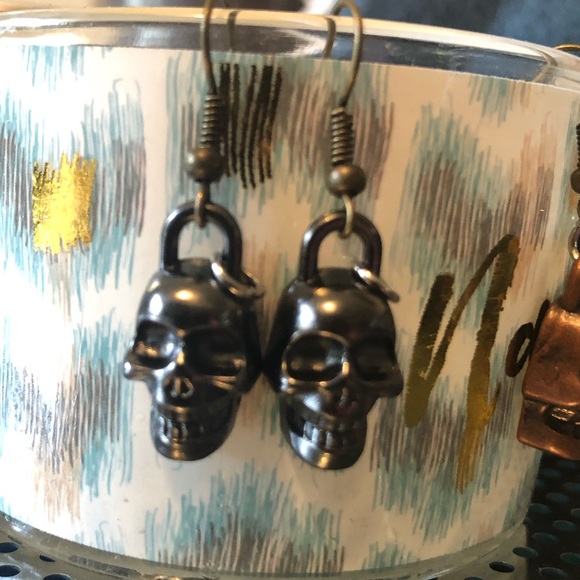 Awesome Skull Earrings Diff Colors! - Picture 5 of 8